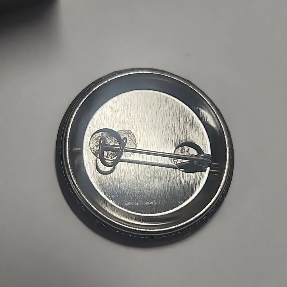 #Dead Grimreaper Skeleton Button Pin Brooch - Picture 2 of 2